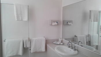 Branxton House Motel, Hunter Valley - Accommodation Sunshine Coast 10