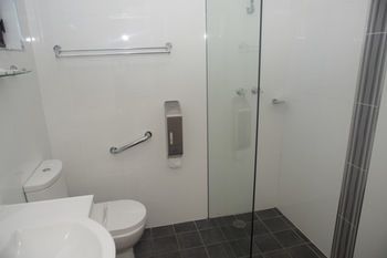 Forest Lodge Motor Inn & Restaurant - Accommodation Sunshine Coast 6