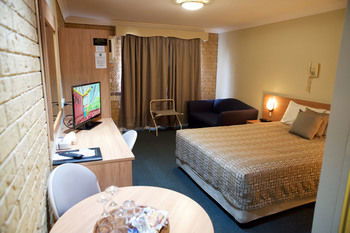 Forest Lodge Motor Inn & Restaurant - Accommodation Sunshine Coast 9