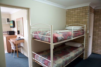 Forest Lodge Motor Inn & Restaurant - Accommodation Sunshine Coast 11