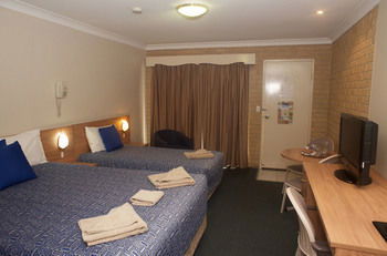 Forest Lodge Motor Inn & Restaurant - Accommodation Sunshine Coast 13