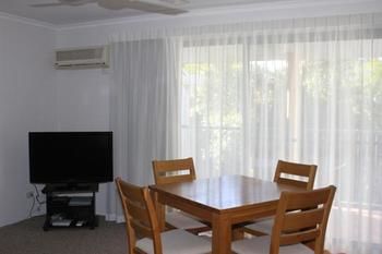 Chez Noosa Resort Motel - Accommodation Sunshine Coast 0