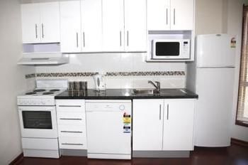 Central Serviced Apartments - Accommodation Sunshine Coast 0