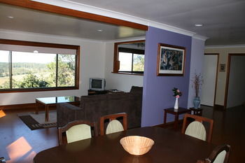 Maleny Mountain Retreat - Accommodation Sunshine Coast 3