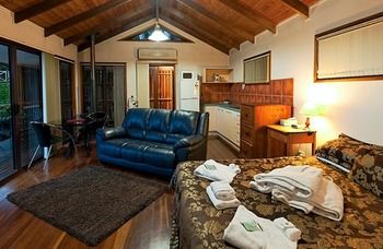 Treetops Accommodation Montville - Accommodation Sunshine Coast 25