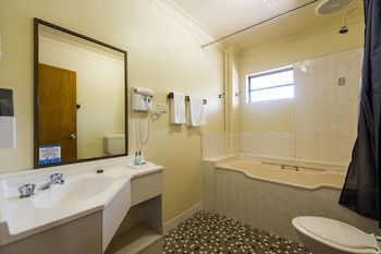 The Abbey Motor Inn - Accommodation Sunshine Coast 27