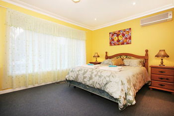 Roseland Holiday House - Accommodation Sunshine Coast 3