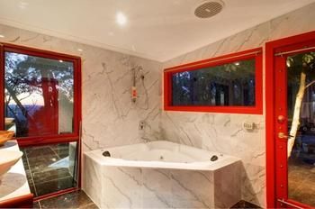 Mt Dandenong Imperial Retreat - Accommodation Sunshine Coast 12