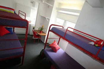 Zing Backpackers - Accommodation Sunshine Coast 4