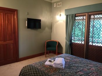 Relaxin - Accommodation Sunshine Coast 4