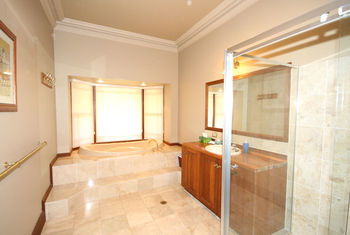 Relaxin - Accommodation Sunshine Coast 12