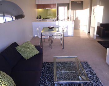 Harbour Views - Accommodation Sunshine Coast 14