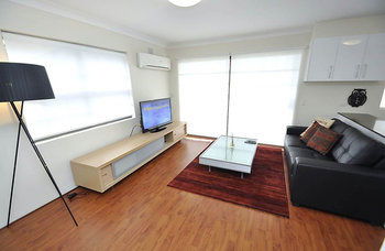 Balmain 1 Mont Furnished Apartment - Accommodation Sunshine Coast 3