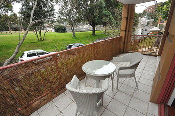 Balmain 12 Foy Furnished Apartment - Accommodation Sunshine Coast 0
