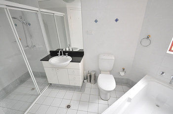 Balmain 12 Foy Furnished Apartment - Accommodation Sunshine Coast 1