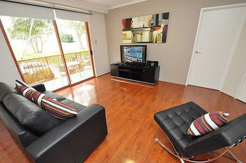 Balmain 12 Foy Furnished Apartment - Accommodation Sunshine Coast 3