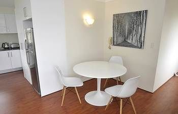 Balmain 3 Mont Furnished Apartment - Accommodation Sunshine Coast 2