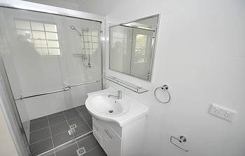 Balmain 3 Mont Furnished Apartment - Accommodation Sunshine Coast 3