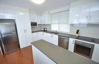 Balmain 3 Mont Furnished Apartment - Accommodation Sunshine Coast 4