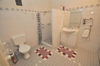 Camperdown 517 MIS Furnished Apartment - Accommodation Sunshine Coast 1