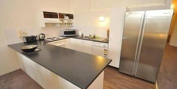 Camperdown 517 MIS Furnished Apartment - Accommodation Sunshine Coast 4