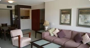Castle Hill 503 Pen Furnished Apartment - Accommodation Sunshine Coast 0