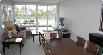 Castle Hill 503 Pen Furnished Apartment - Accommodation Sunshine Coast 2