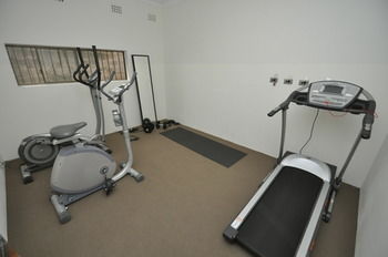 Balmain 2 Mont Furnished Apartment - Accommodation Sunshine Coast 1