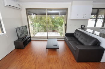 Balmain 2 Mont Furnished Apartment - Accommodation Sunshine Coast 7