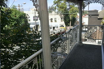 Balmain 2 Mont Furnished Apartment - Accommodation Sunshine Coast 8