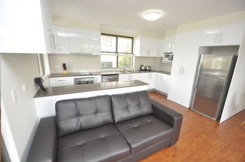 Balmain 2 Mont Furnished Apartment - Accommodation Sunshine Coast 14