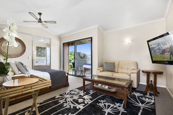 Top Of The Hill - Accommodation Sunshine Coast 8