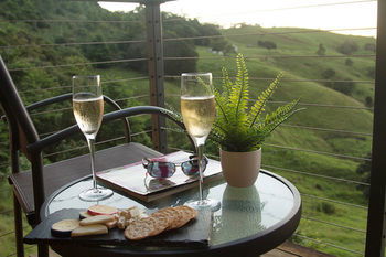Top Of The Hill - Accommodation Sunshine Coast 10