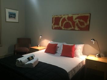 The Criterion Pub And Kitchen Carrington - Accommodation Sunshine Coast 0