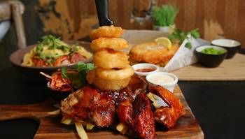 The Criterion Pub And Kitchen Carrington - Accommodation Sunshine Coast 6