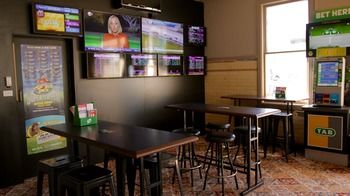 The Criterion Pub And Kitchen Carrington - Accommodation Sunshine Coast 8
