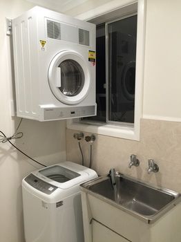 Ivy Units Glen Waverley - Accommodation Sunshine Coast 4