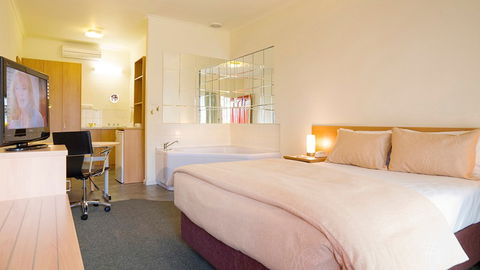 BEST WESTERN Airport Motel And Convention Centre - Accommodation Sunshine Coast 1