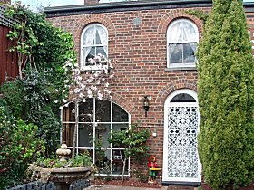 Atrium Apartment B&B - Accommodation Sunshine Coast 0