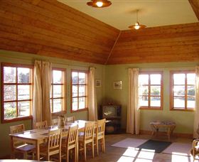 Lakeview Cottage - Accommodation Sunshine Coast 4