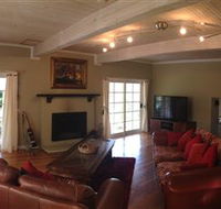 Swallows Nest Guesthouse - Accommodation Sunshine Coast