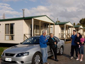Discovery Holiday Parks  Hadspen Cosy Cabins - Accommodation Sunshine Coast 2