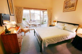 B & B At Winterbrook - Accommodation Sunshine Coast 0
