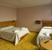 Somerset Hotel - Accommodation Sunshine Coast