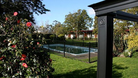 Captains Lodge International - Accommodation Sunshine Coast 0