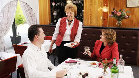 Captains Lodge International - Accommodation Sunshine Coast 4
