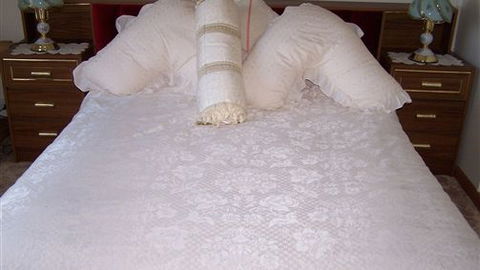 Corryong Bed & Breakfast - Accommodation Sunshine Coast 0