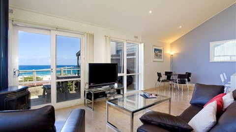 A Great Ocean Road Resort Whitecrest - Accommodation Sunshine Coast 3