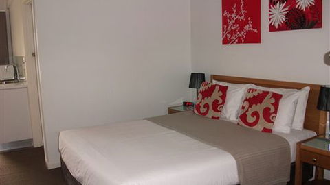 Riverside Ocean Grove - Accommodation Sunshine Coast 0
