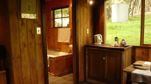 Braeside Mount Macedon Country Retreat And Bed & Breakfast - Accommodation Sunshine Coast 0